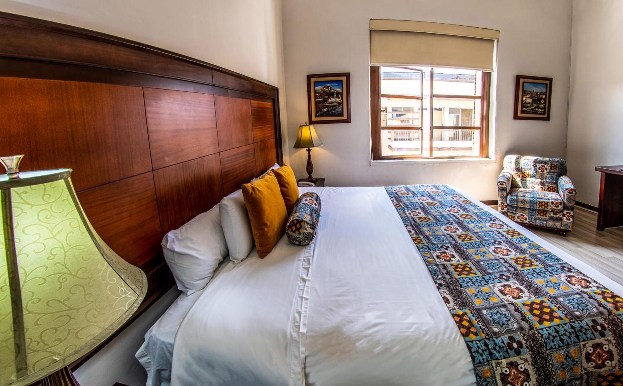 Hotel กูเอ็งกา ภายนอก รูปภาพ